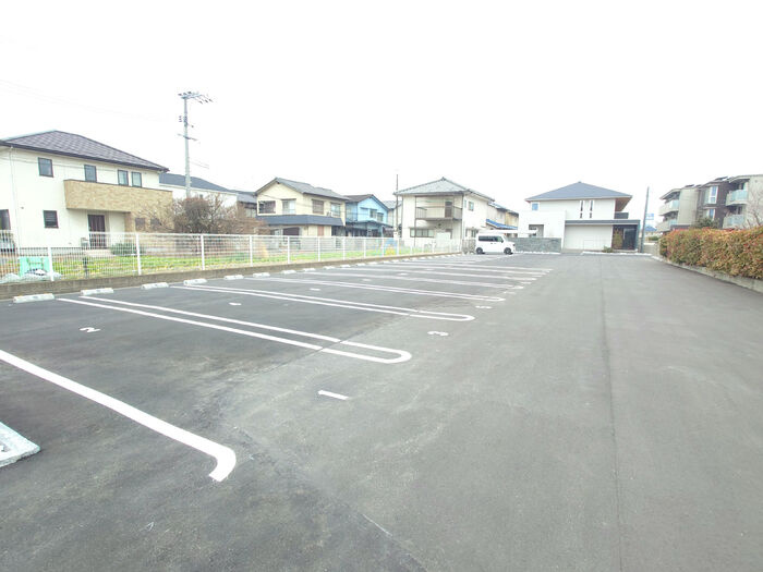 D-ROOMフィオーレの駐車場