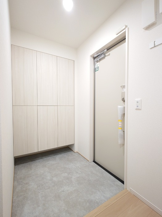 D-ROOMフィオーレの玄関