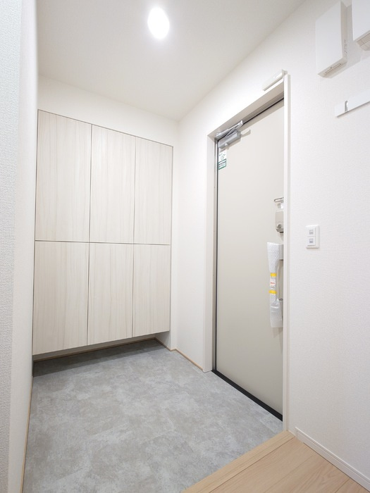 D-ROOMフィオーレの玄関