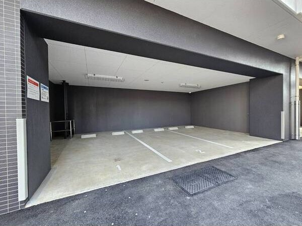 ディアレイシャス名古屋大須通の駐車場