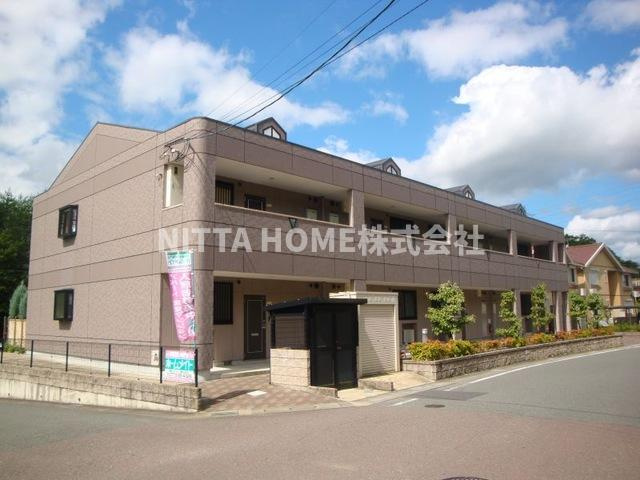 ガーディングヒルの外観|敷地内に駐車場も完備★