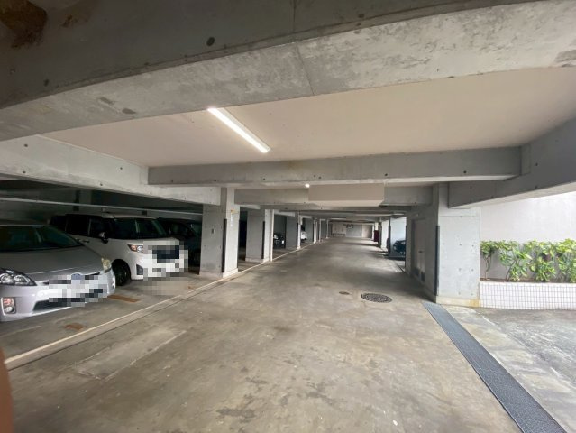 サンロード汐ノ宮の駐車場