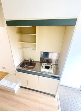 千葉市中央区蘇我５丁目のアパートのキッチン