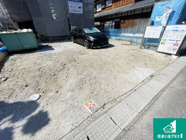 東近江市聖徳町　新築一戸建ての外観|周辺は落ち着いた街並みの住宅地！子育てがしやすい住環境です！まだ未完成ですが、現地でしかわからない事もございます。是非一度ご覧ください。