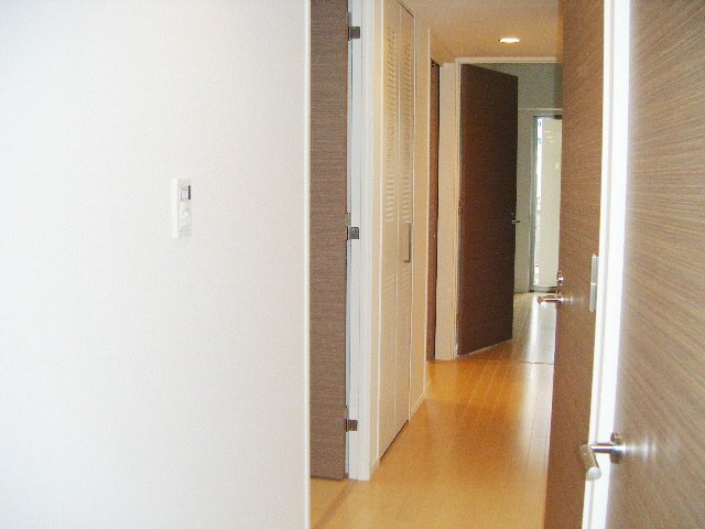 パークアクシス西船橋本郷町の玄関|お部屋に入るのが楽しみです♪