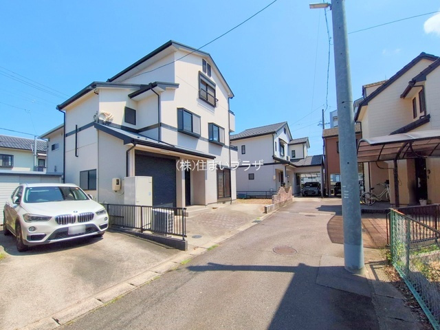 仲介手数料半額）一宮市和光２丁目8-88の中古住宅の前面道路含む現地写真