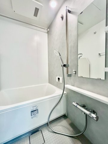 マンションパーク宮仲の浴室|2026.06.11撮影

現地ご見学希望・資料請求などお気軽にお問い合わせ下さい！
03-5990-5201