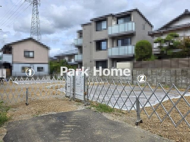 高知市中万々 ① 新築戸建ての外観|2026.8月：建築中（2区画全体）