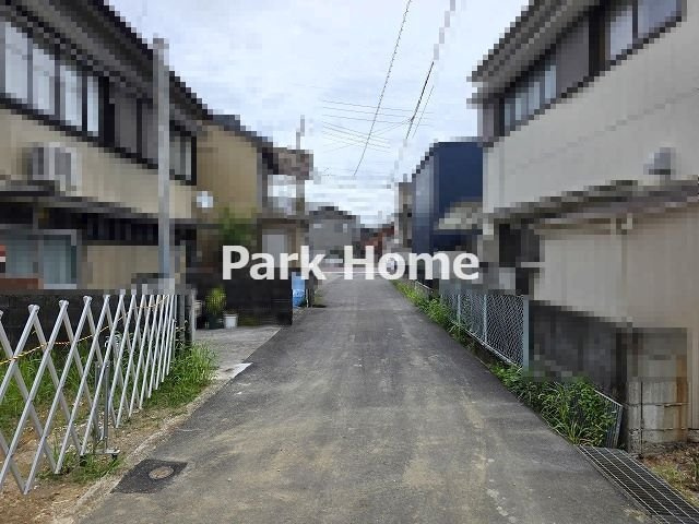 高知市中万々 ① 新築戸建ての前面道路含む現地写真|進入道路
