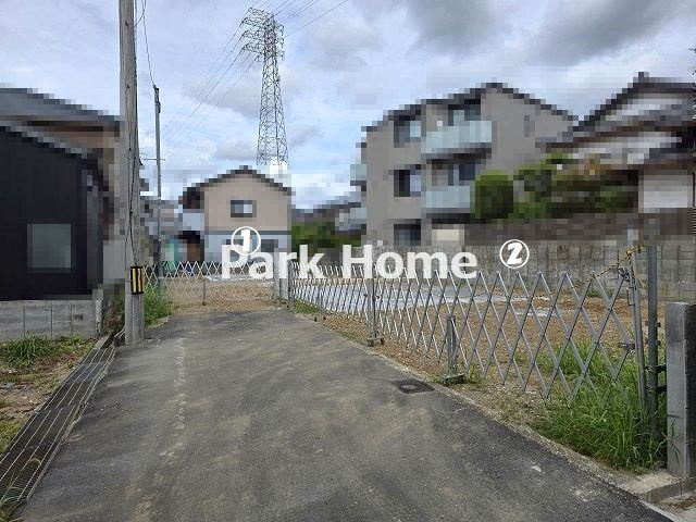 高知市中万々 ① 新築戸建ての前面道路含む現地写真