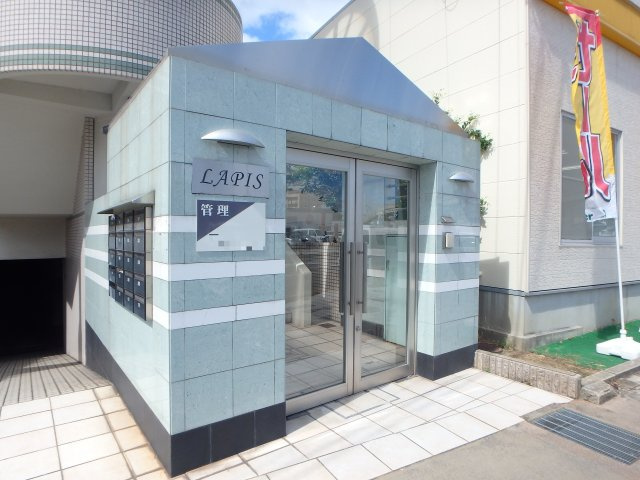 【エントランス】 | ＬＡＰＩＳ　ラピス | 清潔なエントランスです
