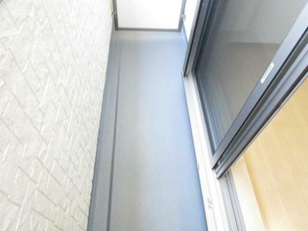 足立区保塚町のアパートのバルコニー