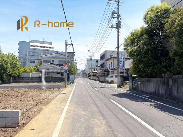 土浦市文京町2期　新築戸建て　1号棟の前面道路含む現地写真|周辺環境も併せて案内致します♪
閑静な住宅地で笑顔あふれる新生活！
ぜひ現地へお越しください♪