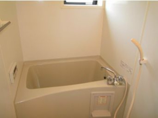 【浴室】 | ルミエールSOGA | コンパクトで使いやすいお風呂です　※参考写真です