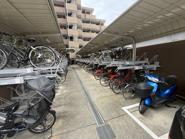 グランプレステージ明石魚住駅前の駐輪場
