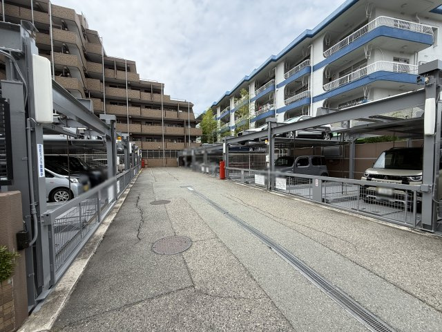 グランプレステージ明石魚住駅前の駐車場