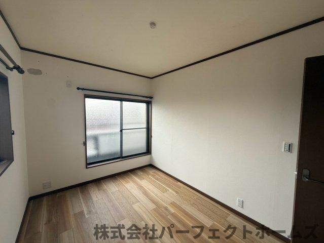 都丘町戸建の洋室|使い勝手のいい洋室です