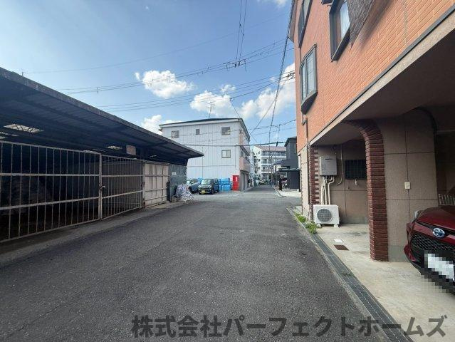 【前面道路含む現地写真】の画像