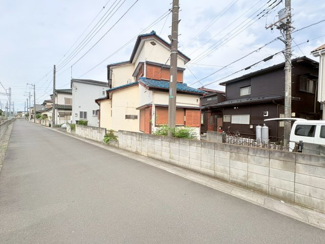 鶴ヶ島市中新田　建築条件なし売地　東武越生線『一本松駅』徒歩3分　【新町小学区】の前面道路含む現地写真