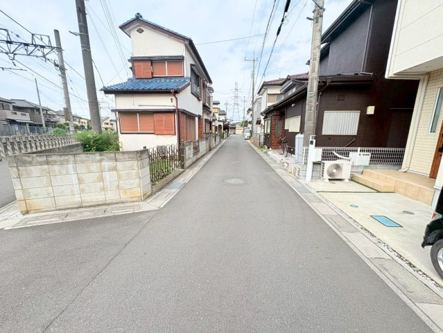 鶴ヶ島市中新田　建築条件なし売地　東武越生線『一本松駅』徒歩3分　【新町小学区】の前面道路含む現地写真
