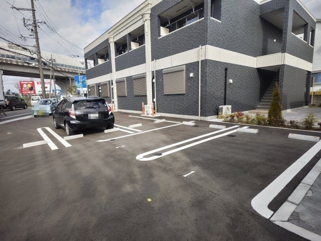 フォンスモンテの駐車場