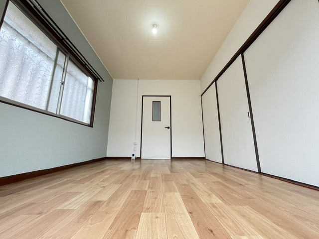 堺市東区石原町貸家の寝室