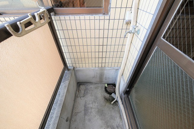 大阪市東成区中本２丁目の賃貸マンションのバルコニー