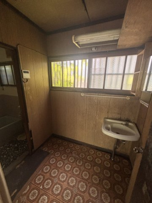 【洗面所】 | 大津市和邇北浜712-2　戸建 | 2026年6月撮影、洗面脱衣