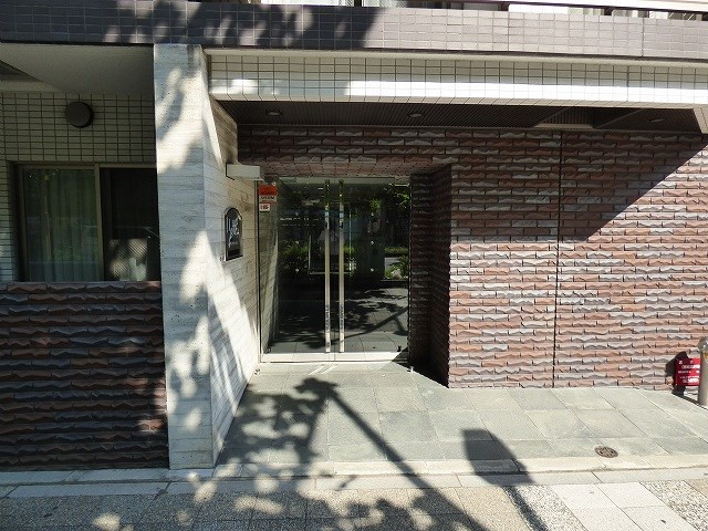 【エントランス】プレール・ドゥーク川崎