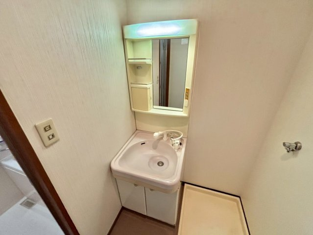 タクミマンションの独立洗面台