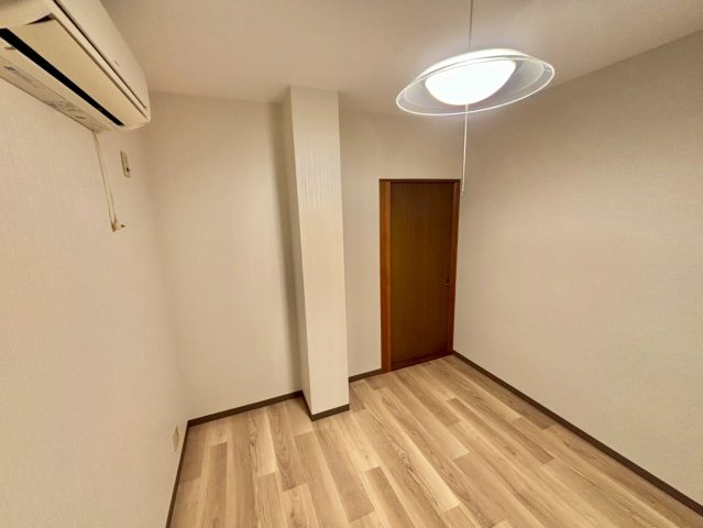 タクミマンションの洋室