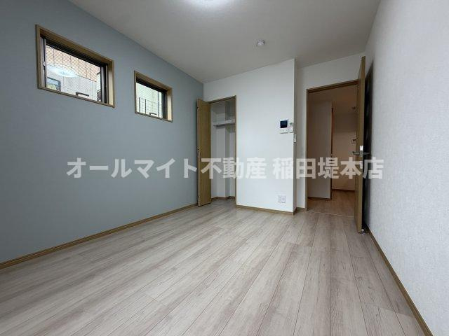 川崎市多摩区南生田７丁目のアパートの居間・リビング