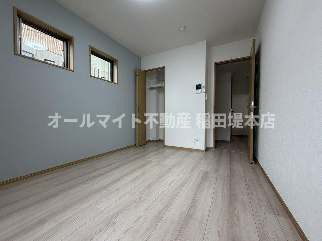 川崎市多摩区南生田７丁目のアパートの居間・リビング
