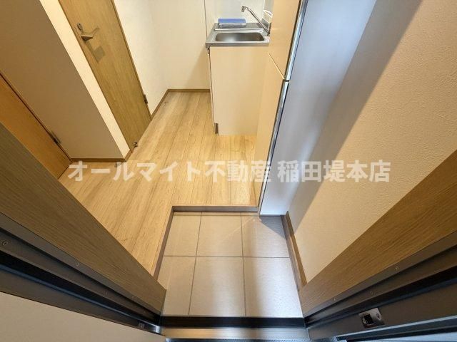 川崎市多摩区南生田７丁目のアパートの玄関