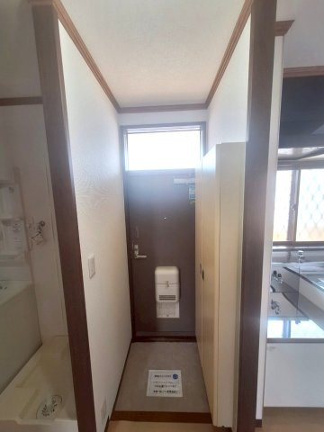 シティハイム さくら八番館の玄関|リノベーション前写真