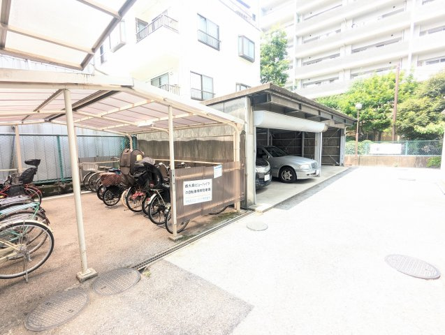 西大島ビューハイツの駐車場