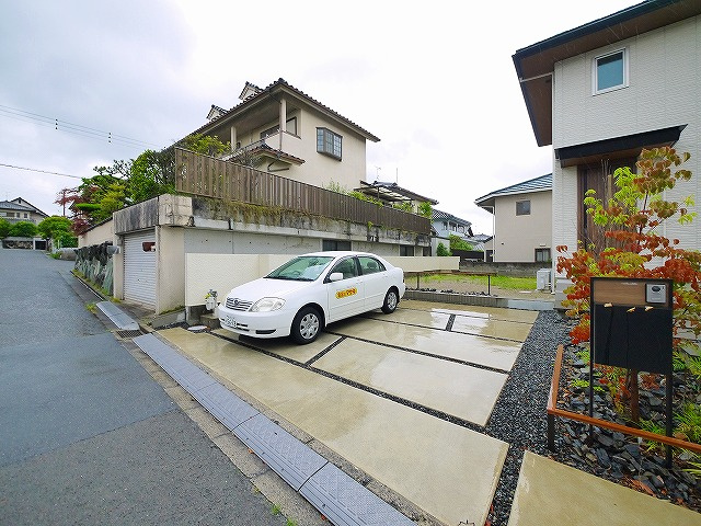 生駒市鹿ノ台北２丁目戸建ての駐車場