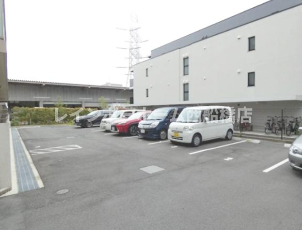 イーグルライズ舞浜の駐車場