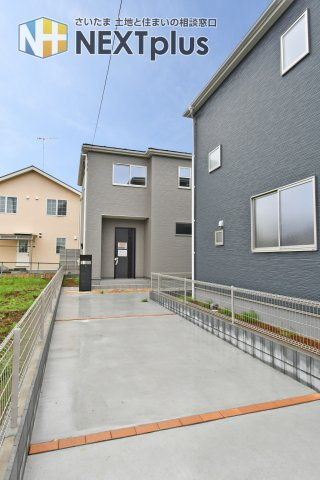 伊奈町中央全2棟2号棟の外観
