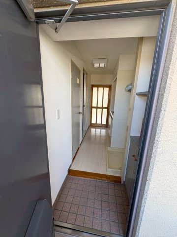 石川マンション５の玄関