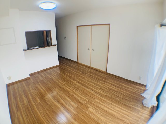 カウンターキッチン付きのリビング！