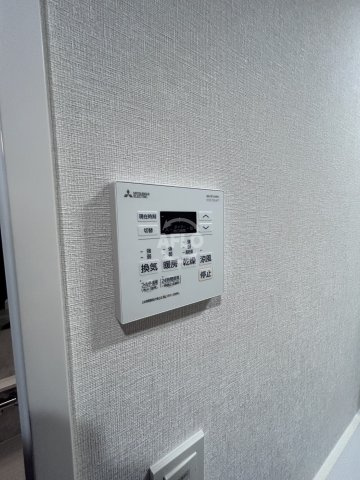 アーバングランデ新大阪(コンフォリア・リヴ新大阪西宮原ソルテラス)の洗面所|浴室乾燥機
