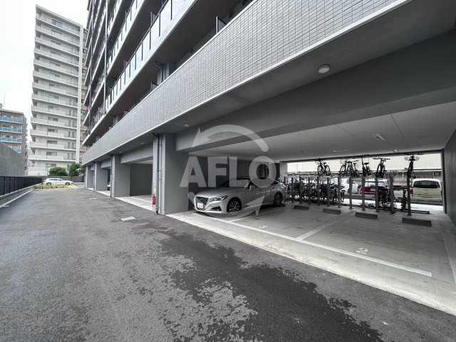 アーバングランデ新大阪(コンフォリア・リヴ新大阪西宮原ソルテラス)の駐車場|駐車場