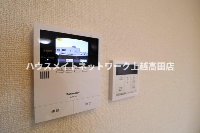 レフィナード Ｃのセキュリティ|モニターホン（参考同型208号室室内写真）