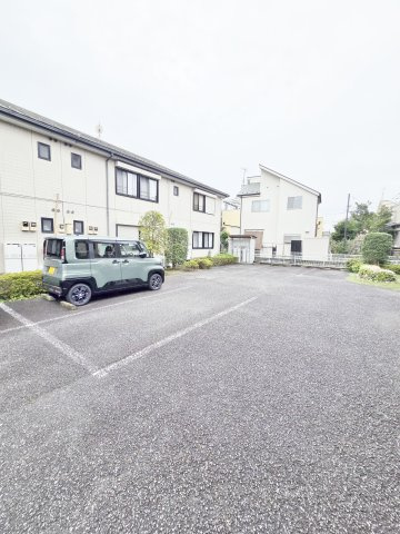 サンレイクさくらの駐車場