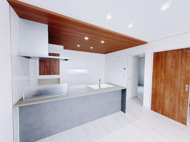 【新築戸建】前橋市青柳町のダイニング|■ダイニング｜出来上がった料理を運びやすいダイニング♪お料理中も家族との会話がはずみます♪