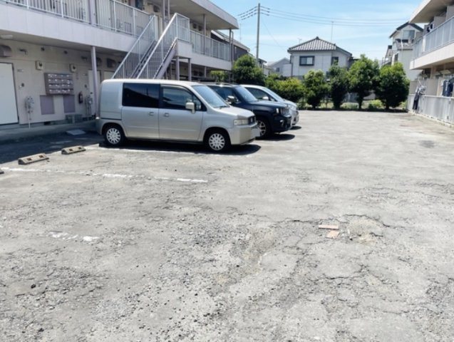グランドール大南Bの駐車場