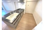 【キッチン】 | サンライトマンションさつき　(ふじみ野店) | 広いキッチンスペースで家事ラクラク♪フルフラットキッチンは開放的でコミュニケーションも弾みます。