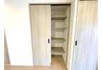 【収納】 | サンライトマンションさつき　(ふじみ野店) | たっぷり収納できるリビング収納。生活感を隠せて便利です。