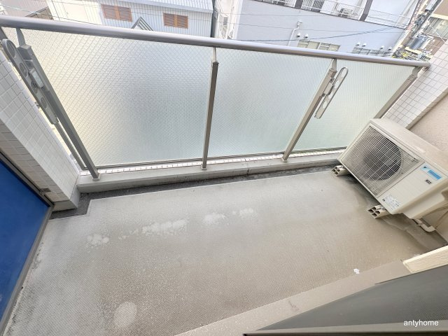 アーデン江戸堀　仲介手数料無料のバルコニー